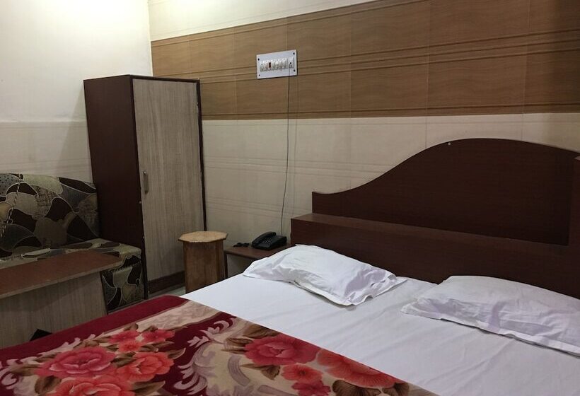 בית מלון כפרי Bundelkhand Palace