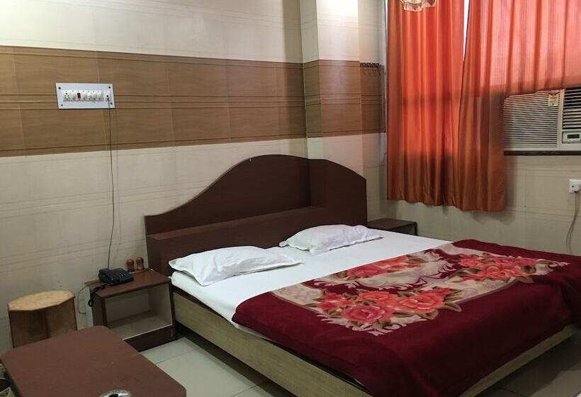 בית מלון כפרי Bundelkhand Palace