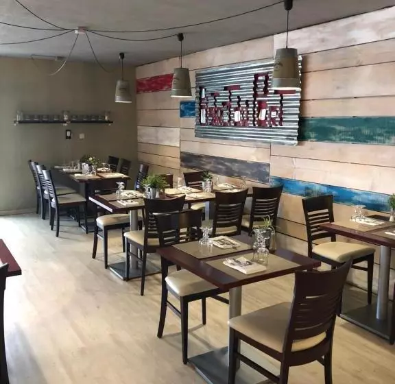 Hotelli Hôtel Du Port