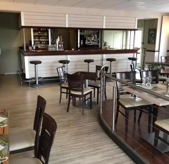 Hotelli Hôtel Du Port