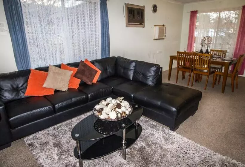 Manilla Cottage   Manilla Nsw