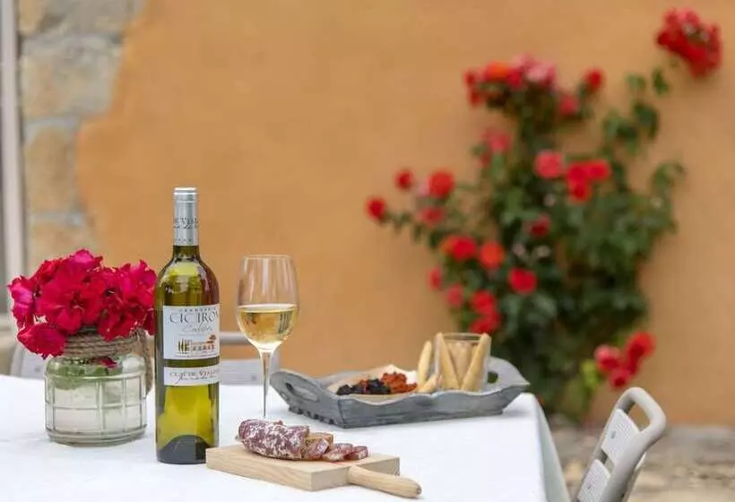 Majatalo Chateau Cicéron