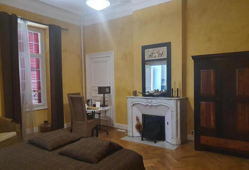 ペンション Chateau De Viviez