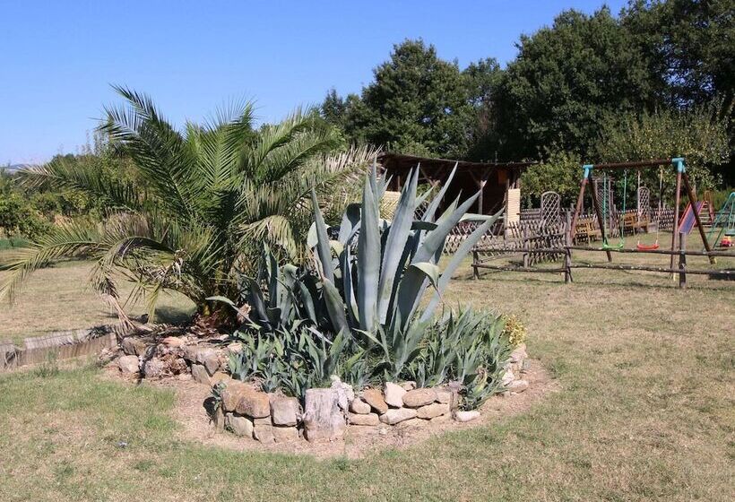 Detached House For 4 People With Stunning Views Of Estate