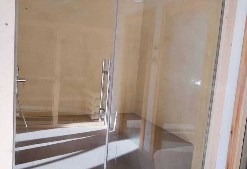 Detached House For 4 People With Stunning Views Of Estate