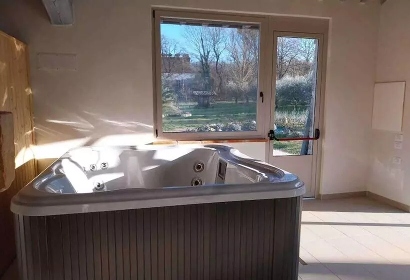 Detached House For 4 People With Stunning Views Of Estate