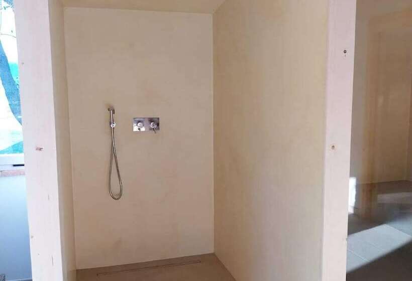 Detached House For 4 People With Stunning Views Of Estate