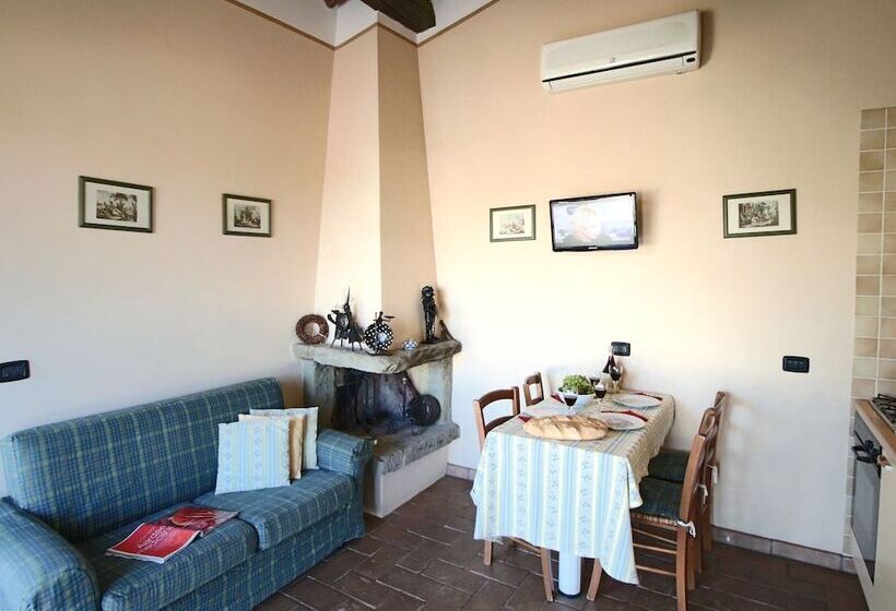 Detached House For 4 People With Stunning Views Of Estate