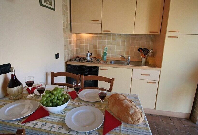 Detached House For 4 People With Stunning Views Of Estate