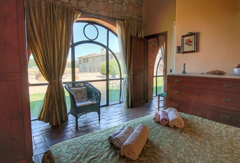 Detached House For 4 People With Stunning Views Of Estate