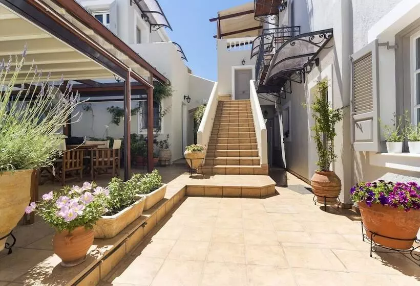 Majatalo Guesthouse Niriides