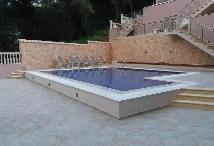 Majatalo Michaelangelo Boutique Parga