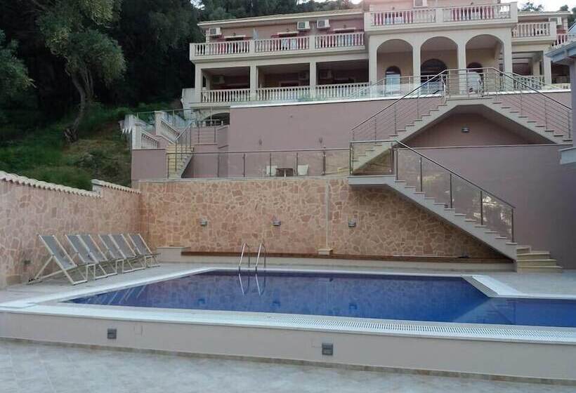 פנסיון Michaelangelo Boutique Parga