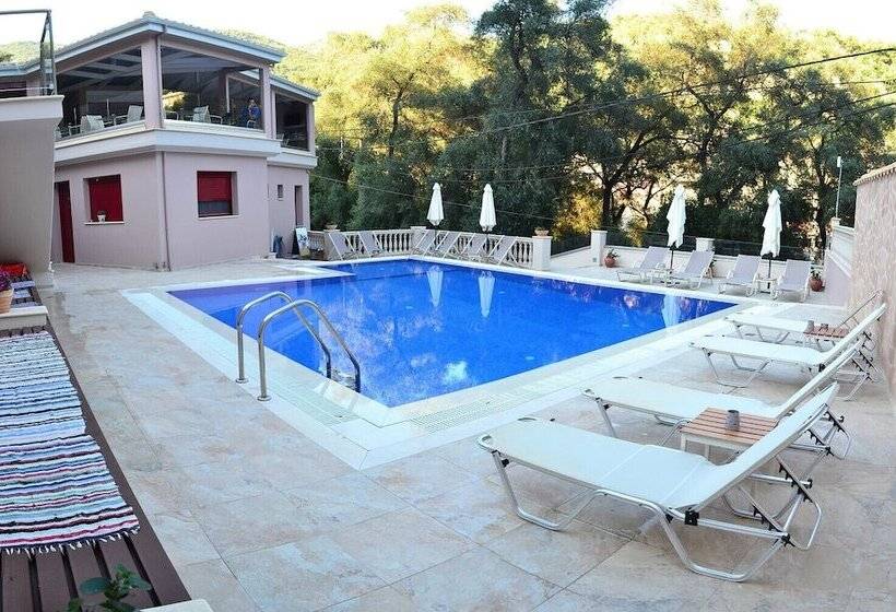 פנסיון Michaelangelo Boutique Parga