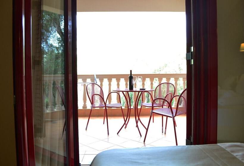 פנסיון Michaelangelo Boutique Parga