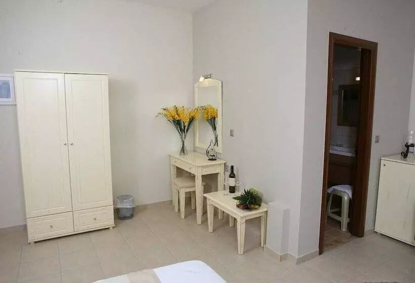 Majatalo Michaelangelo Boutique Parga