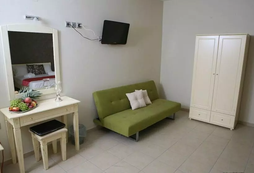 Majatalo Michaelangelo Boutique Parga
