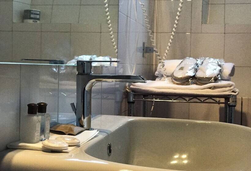 تختخواب و صبحانه 100 Torri