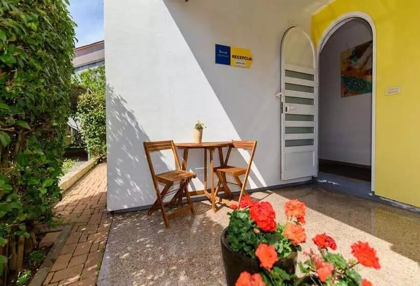 Homely Apartment In Sukošan Near Sea