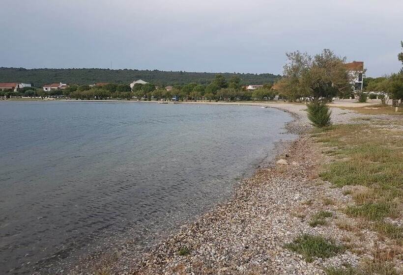 Homely Apartment In Sukošan Near Sea