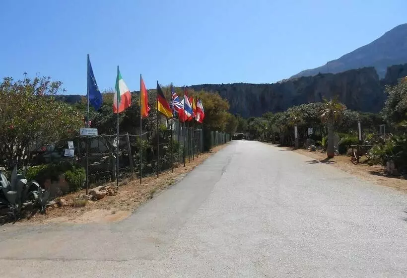 هتل Happy Camp Mobile Homes In El Bahira Camping Village