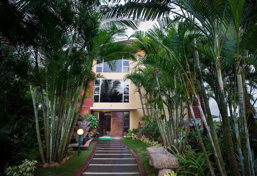 בית מלון כפרי Regenta Beach House Resort, Goa