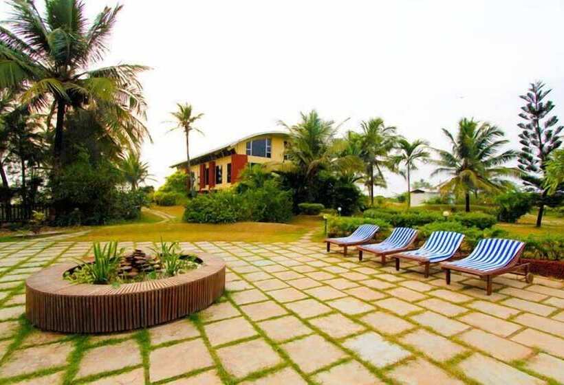 בית מלון כפרי Regenta Beach House Resort, Goa