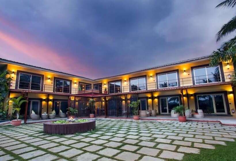 בית מלון כפרי Regenta Beach House Resort, Goa
