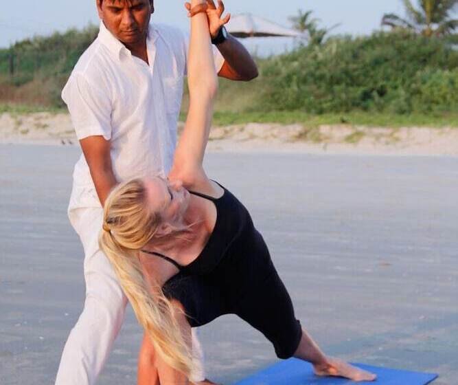 בית מלון כפרי Regenta Beach House Resort, Goa