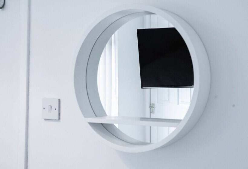 پانسیون Apollocruz Scorton House