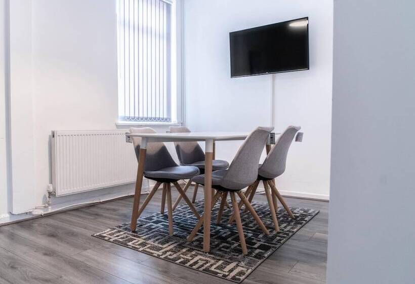 پانسیون Apollocruz Scorton House