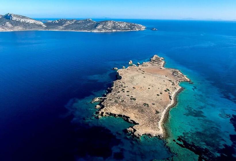 פנסיון Finikas