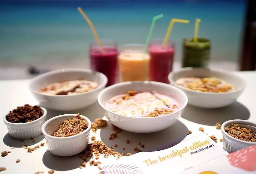 פנסיון Finikas