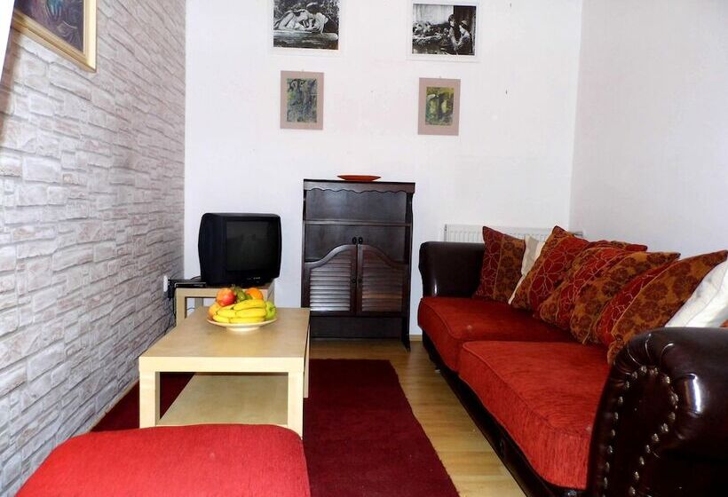 Fukas Apartments Anenska