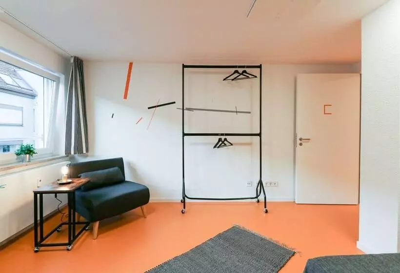 Hostel Room Downtown New Clean Cool