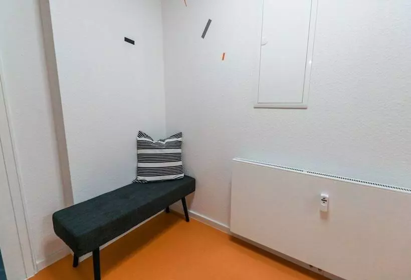 Hostel Room Downtown New Clean Cool