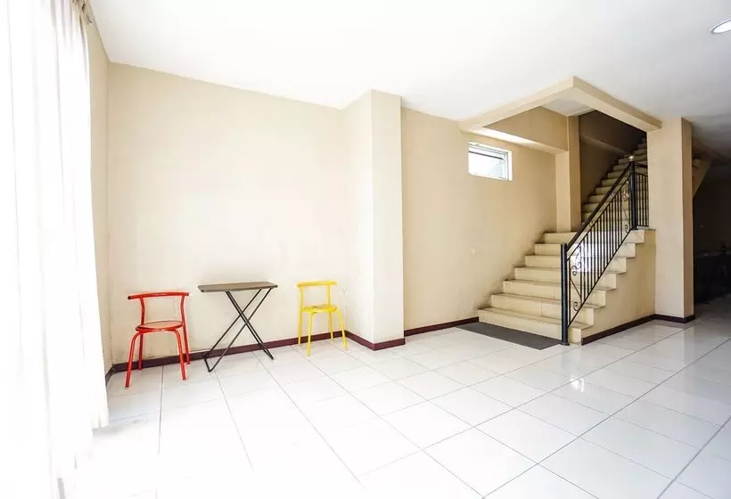 Hotelli Oyo 2526  D Komo