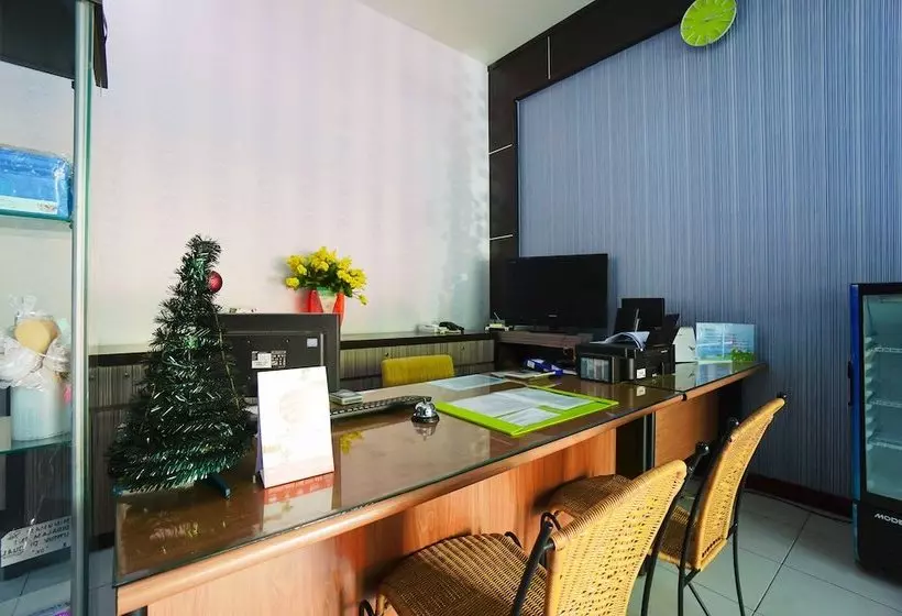 Hotelli Oyo 2526  D Komo