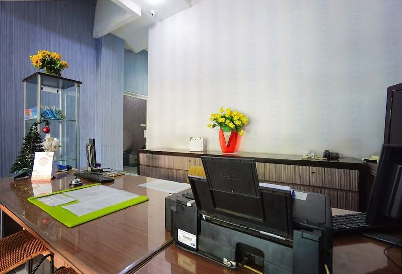 Hotel Oyo 2526  D Komo