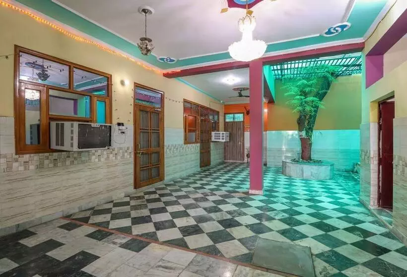 Hotel Oyo 49061  Green Retreat