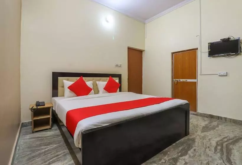 Hotel Oyo 49061  Green Retreat