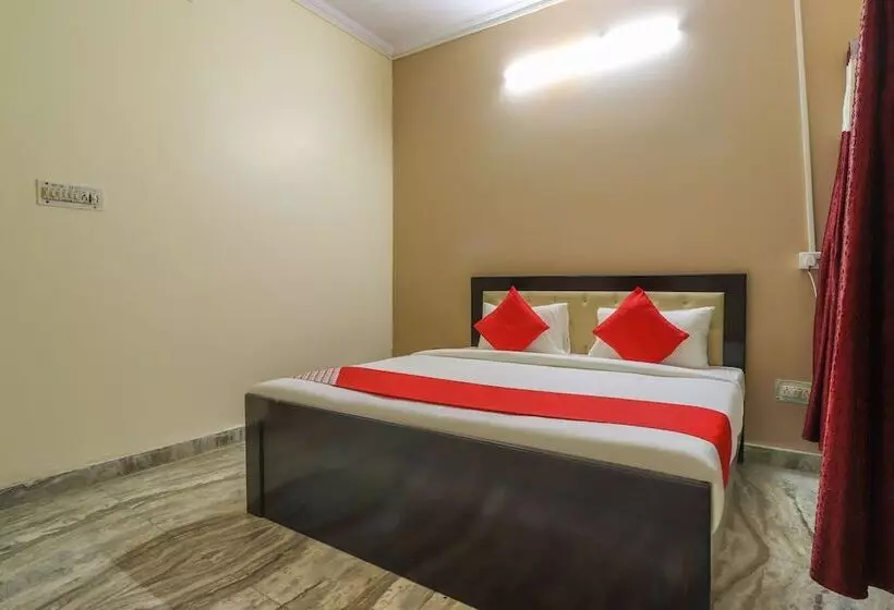 Hotel Oyo 49061  Green Retreat