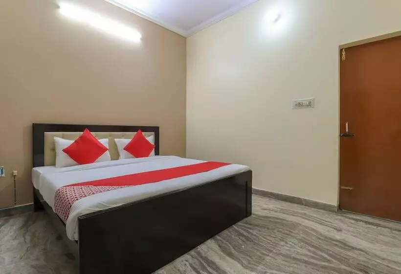 Hotel Oyo 49061  Green Retreat