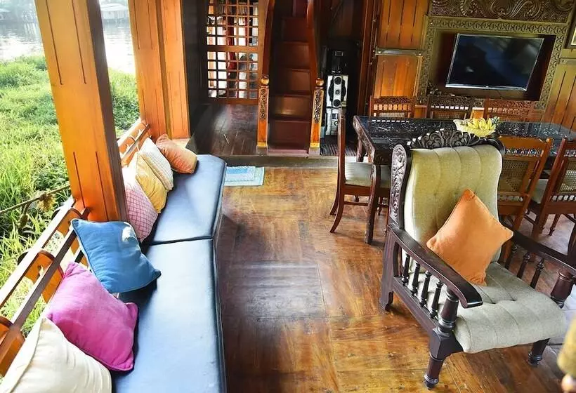 ホテル Premium Houseboat