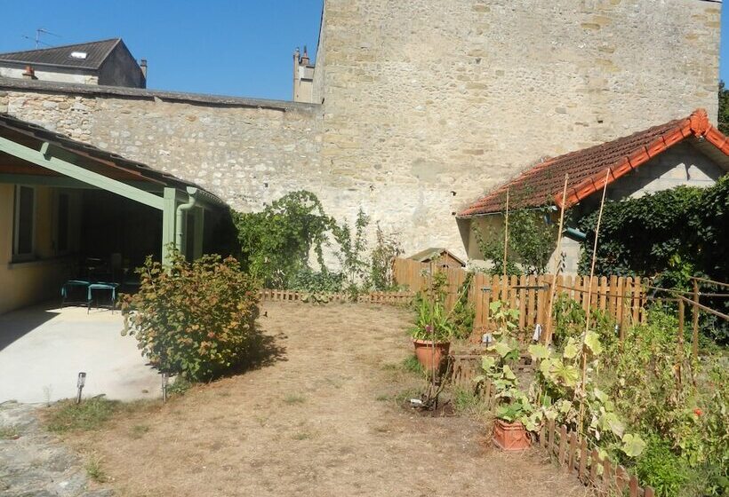 펜션 La Gueriniere Guest House