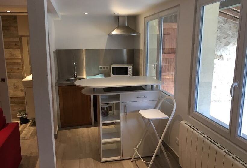 펜션 La Gueriniere Guest House