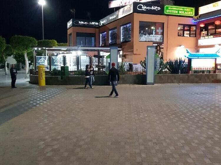 펜션 Low Cost Rooms Las Llaves 4