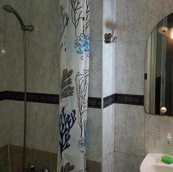 펜션 Low Cost Rooms Las Llaves 4