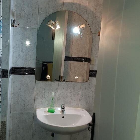 펜션 Low Cost Rooms Las Llaves 4