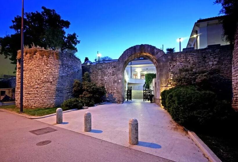 פנסיון Pula Antic Rooms In Center